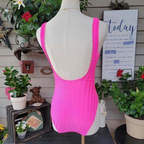 PACIFIC CONNECTIONS ♡ Gorgeous Vintage 1pc Pink Stripped Open Back Swimsuit 9/10 - Picture 5 of 17